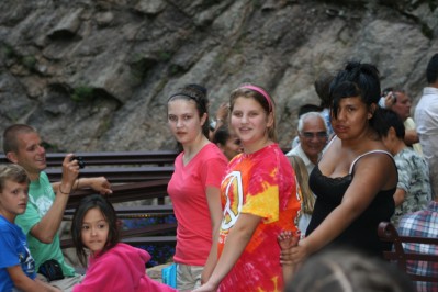 Marih & Maggie Join Pow Wow